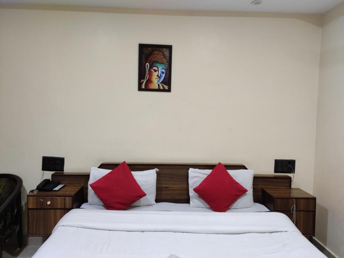 Hotel Royal Chamba  Exterior photo