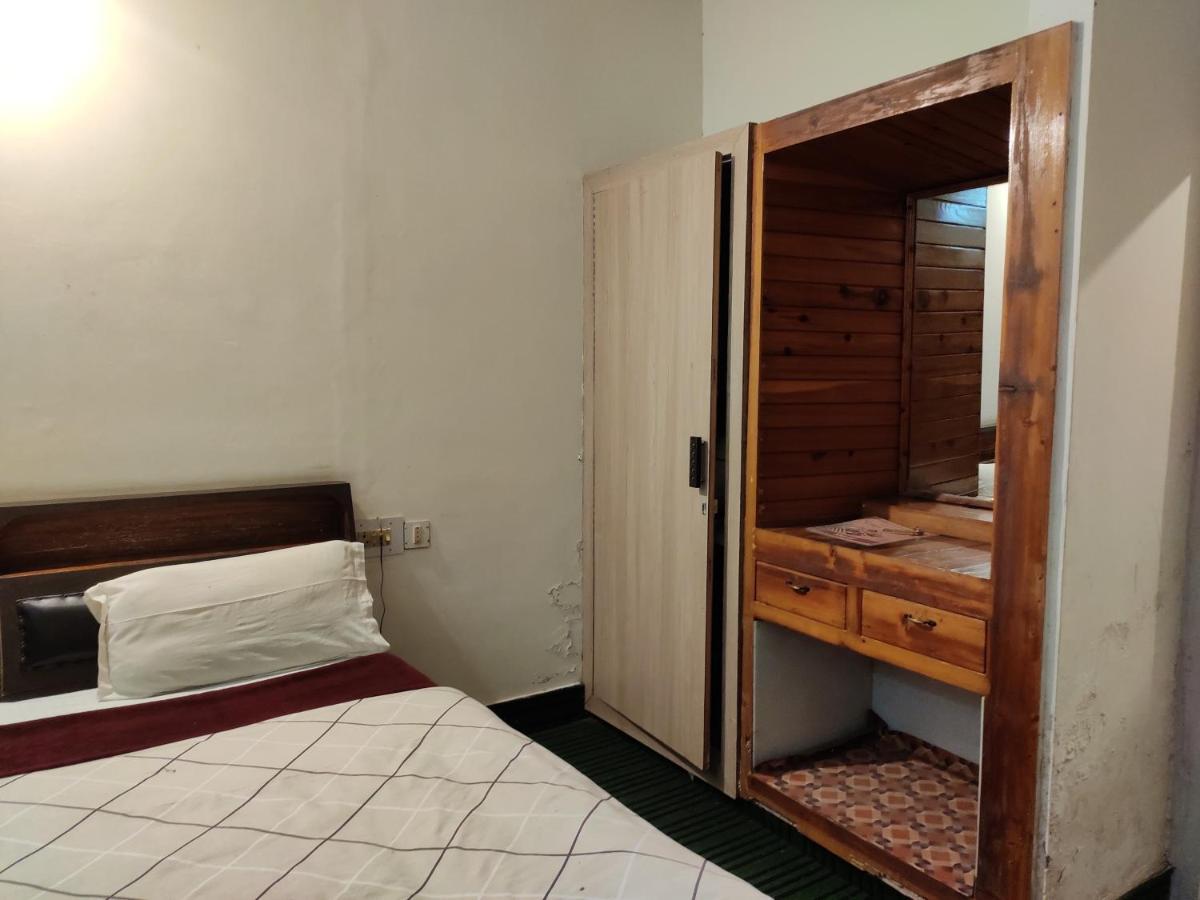 Hotel Royal Chamba  Exterior photo