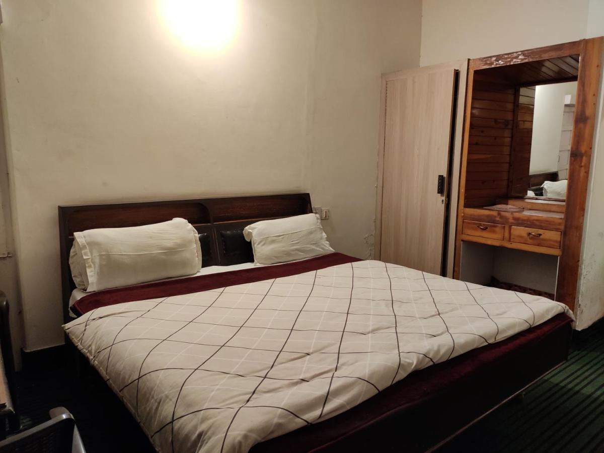 Hotel Royal Chamba  Exterior photo